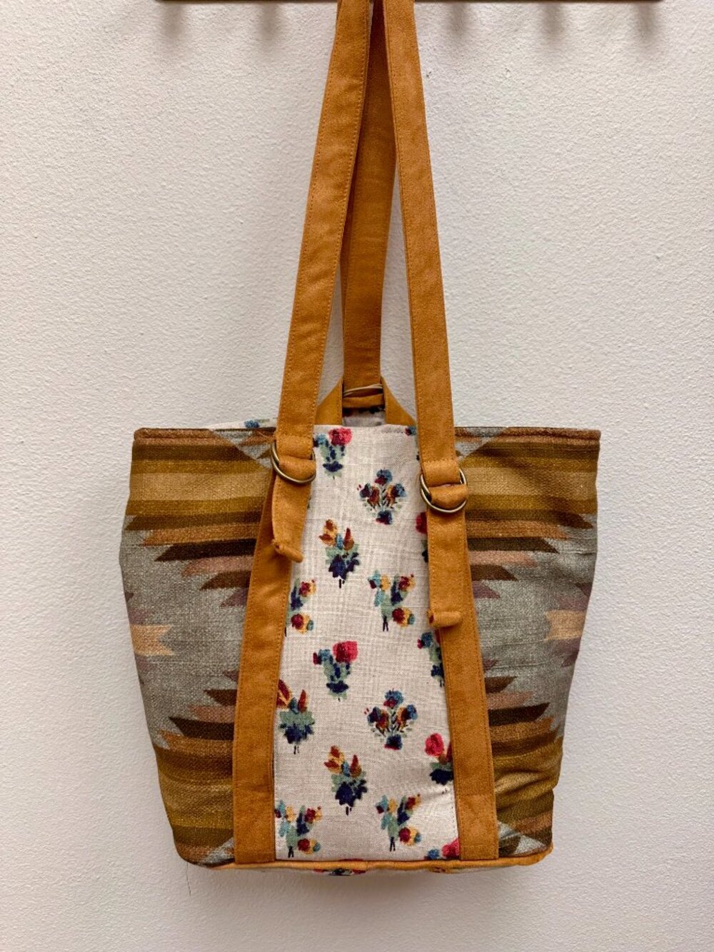 Atenti Aztec Backpack Bag - Picture 2 of 4